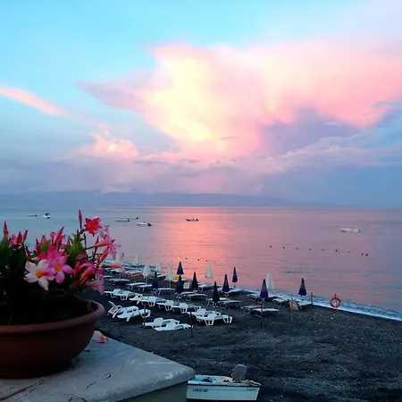 Fragolina Bed & Breakfast Furci Siculo