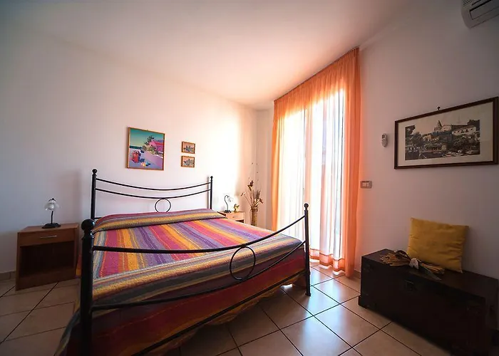 草莓住宿加早餐旅馆 住宿加早餐酒店