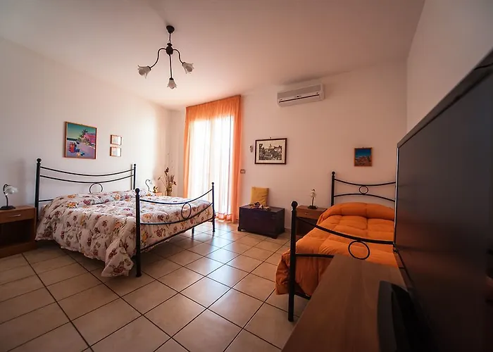 草莓住宿加早餐旅馆 4*